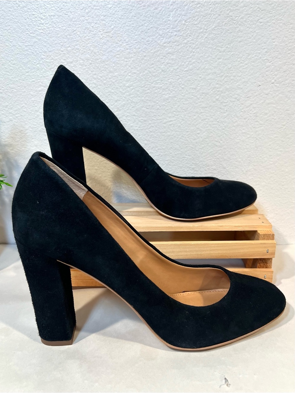 EUC J. Crew Black Genuine Suede Block Heel Rounded Toe Pumps | Sz 9.5 |